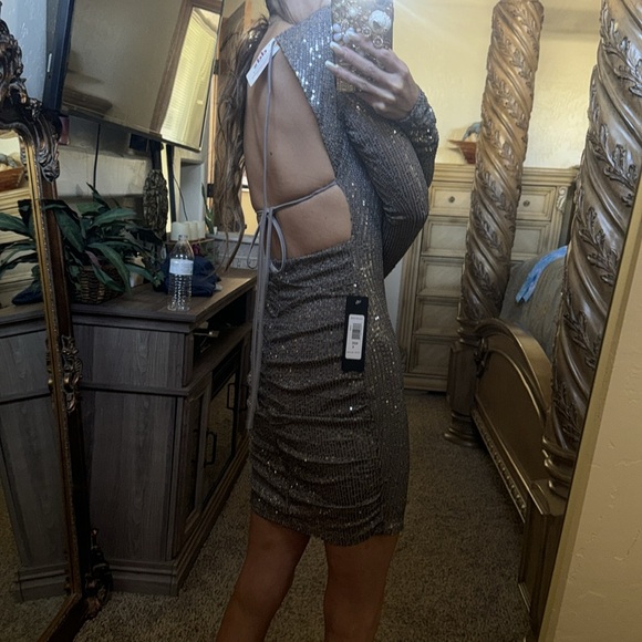 gorgeous sequence, Bebe dress - Picture 2 of 5